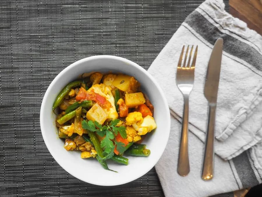 Aloo Gobi (Potatoes & Cauliflower)