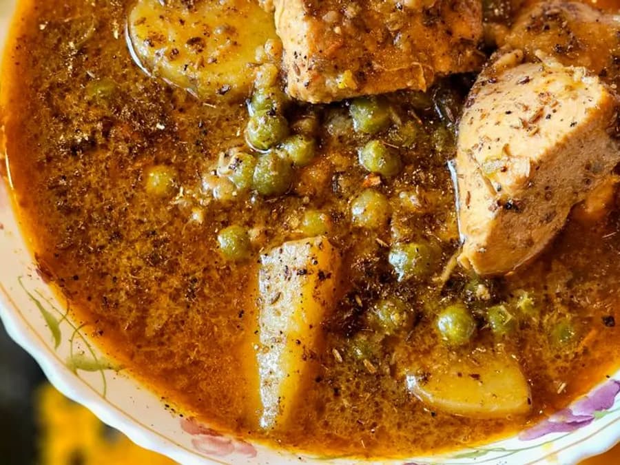 Aloo Mutter (Potato & Green Pea)